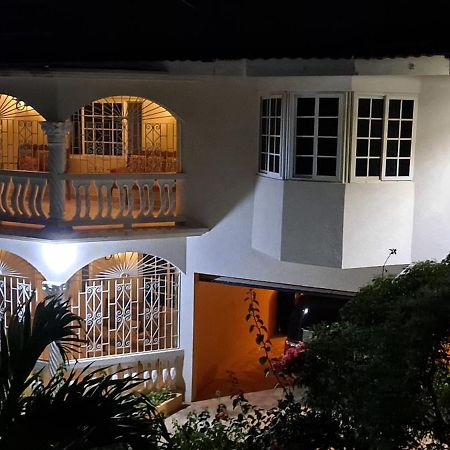 Eve'S Rockaway Villa Alligator Pond Village ภายนอก รูปภาพ