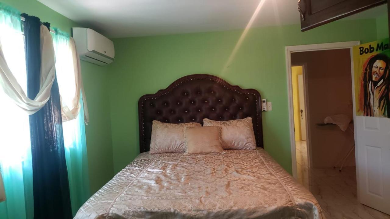 Eve'S Rockaway Villa Alligator Pond Village ภายนอก รูปภาพ
