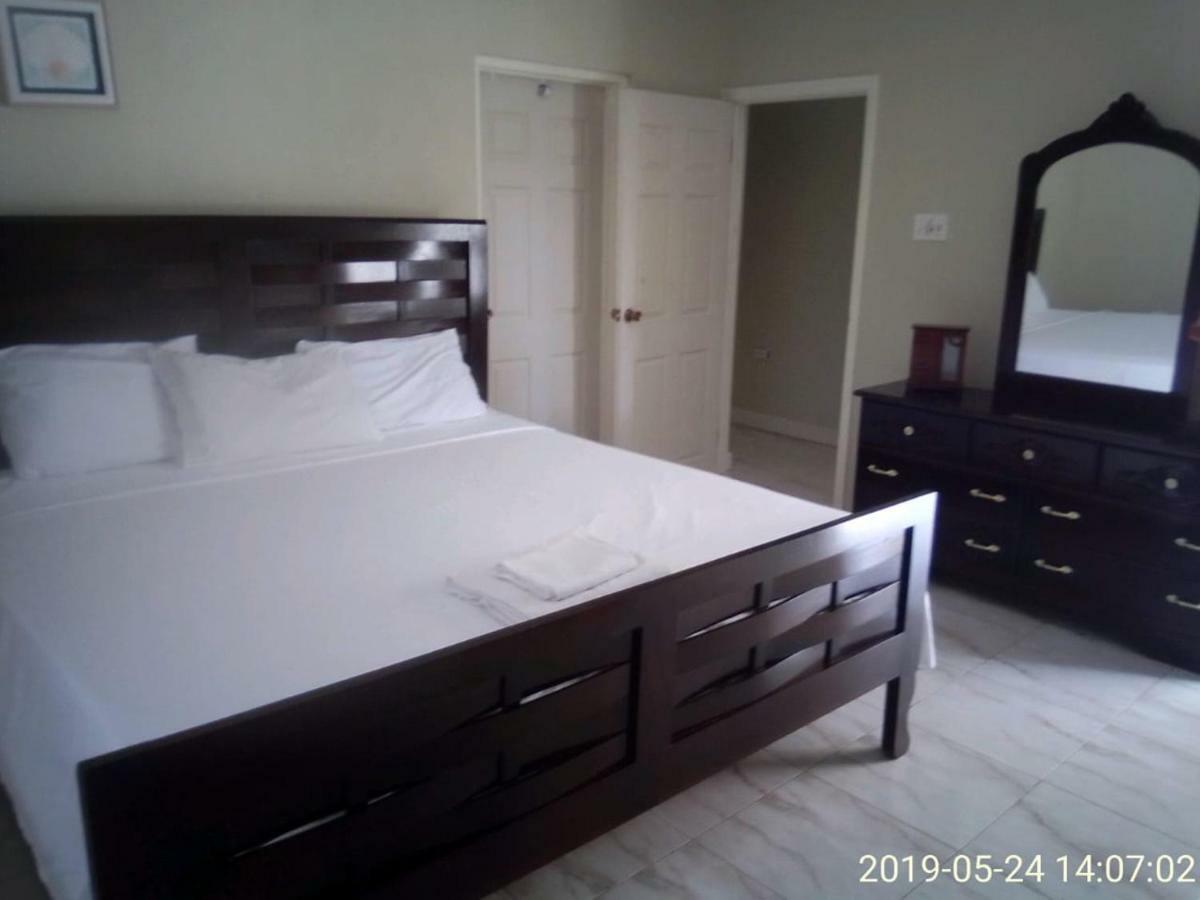 Eve'S Rockaway Villa Alligator Pond Village ภายนอก รูปภาพ